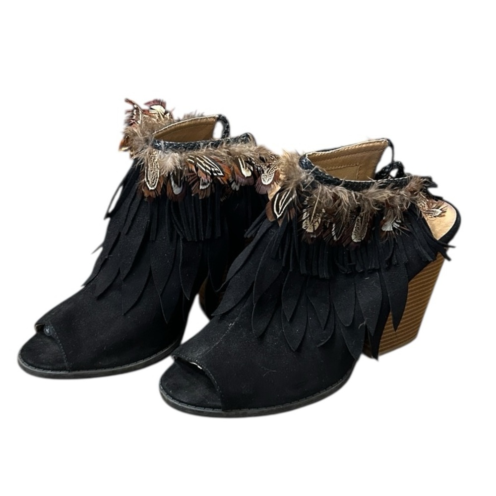 Qupid Black Faux Suede Peep Toe Stacked Heel Bootie with Feathers Women’s Size 9 - Picture 3 of 11